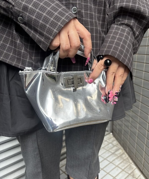 もえのさんの「BEAMS WOMEN｜ストレッチ カプリ パンツ」を使ったコーディネート