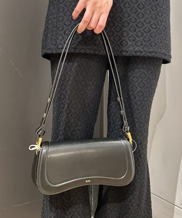 早川 萌子さんの「BEAMS WOMEN｜シャギー メッシュ ポロ カーディガン」を使ったコーディネート