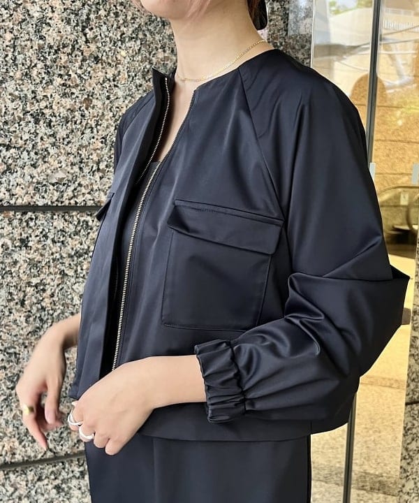 篠崎 香月さんの「BEAMS WOMEN｜エディター東原妙子 × Demi-Luxe BEAMS / シャイニー キャミソール ワンピース」を使ったコーディネート