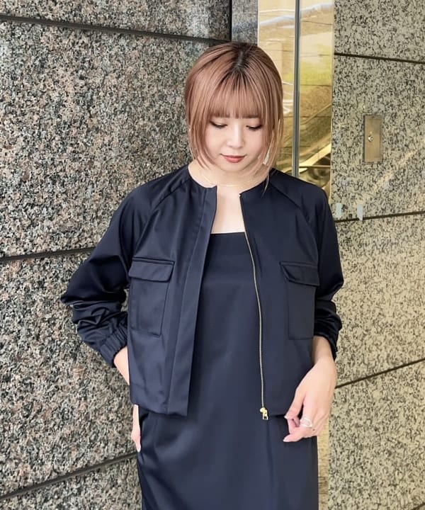 篠崎 香月さんの「BEAMS WOMEN｜エディター東原妙子 × Demi-Luxe BEAMS / シャイニー キャミソール ワンピース」を使ったコーディネート