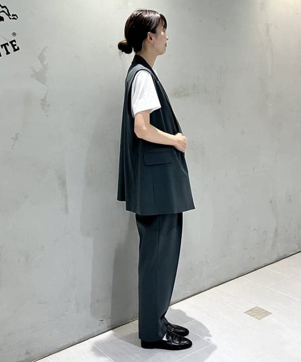 ヒライさんの「BEAMS WOMEN｜トロピカル 1タック パンツ」を使ったコーディネート