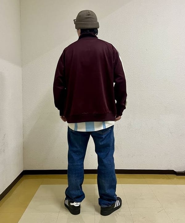 新里 京介さんの「BEAMS WOMEN｜【EXCLUSIVE】LEVI'S（R） / 501（R） LENGTH28」を使ったコーディネート