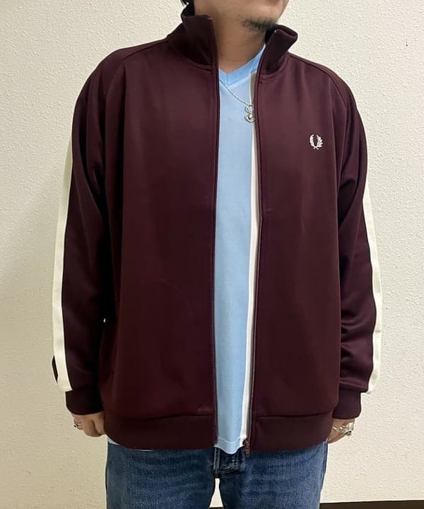 新里 京介さんの「BEAMS WOMEN｜【EXCLUSIVE】LEVI'S（R） / 501（R） LENGTH28」を使ったコーディネート