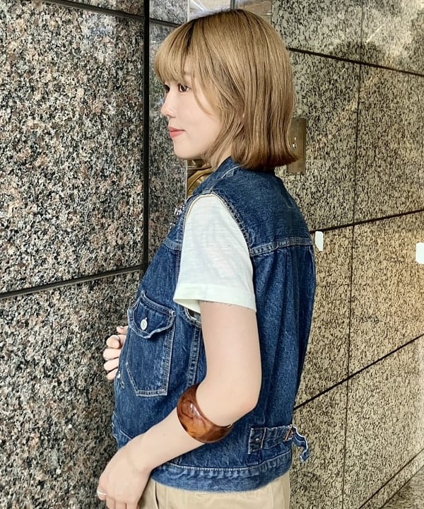 小原 もこさんの「BEAMS WOMEN｜BUZZ RICKSON'S &times; BEAMS BOY / チノパンツ」を使ったコーディネート