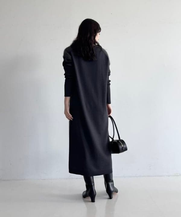 坂本 涼花さんの「BEAMS WOMEN｜フラッフィ クルーネック ニット ワンピース」を使ったコーディネート