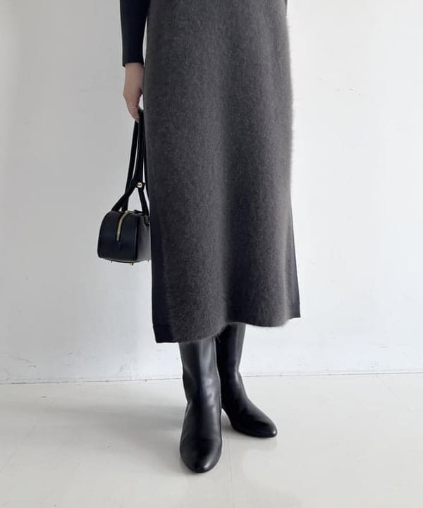 坂本 涼花さんの「BEAMS WOMEN｜フラッフィ クルーネック ニット ワンピース」を使ったコーディネート