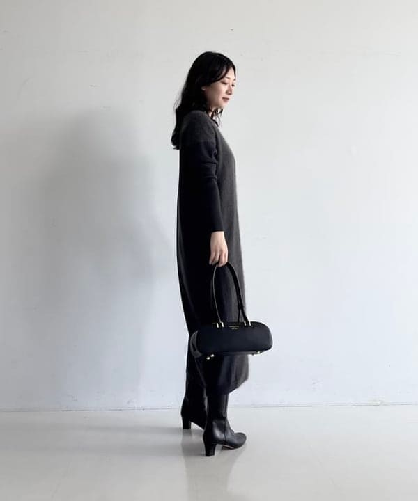 坂本 涼花さんの「BEAMS WOMEN｜フラッフィ クルーネック ニット ワンピース」を使ったコーディネート