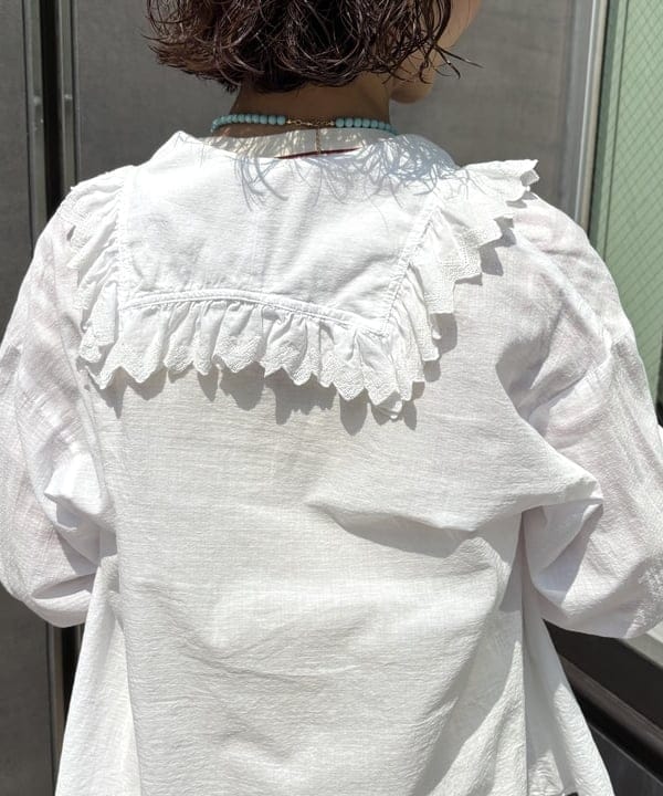 み　う　ちさんの「BEAMS WOMEN｜ユーロ ヴィンテージ フリル シャツ」を使ったコーディネート