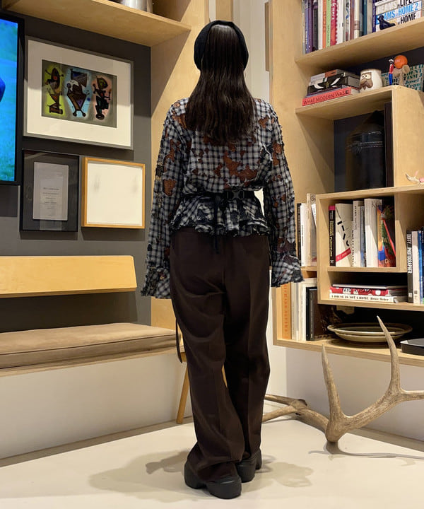 カタヤマ アヤさんの「BEAMS WOMEN｜チェック レース ダメージ シャツ」を使ったコーディネート