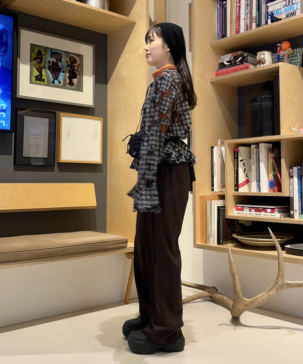 カタヤマ アヤさんの「BEAMS WOMEN｜チェック レース ダメージ シャツ」を使ったコーディネート