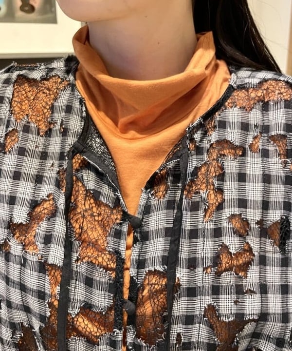 カタヤマ アヤさんの「BEAMS WOMEN｜チェック レース ダメージ シャツ」を使ったコーディネート