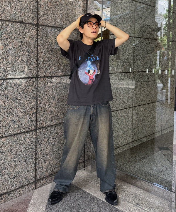 配島 孝明さんの「BEAMS WOMEN｜BEAMS / ワイドフィット デニムパンツ」を使ったコーディネート