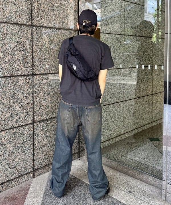 配島 孝明さんの「BEAMS WOMEN｜BEAMS / ワイドフィット デニムパンツ」を使ったコーディネート