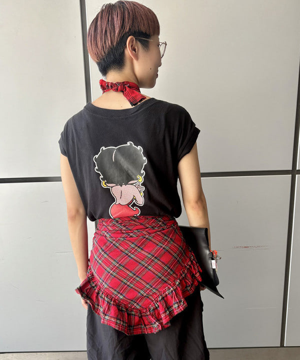 みりさんの「maturely / ワイヤー メッシュ シアー ハイソックス」を使ったコーディネート