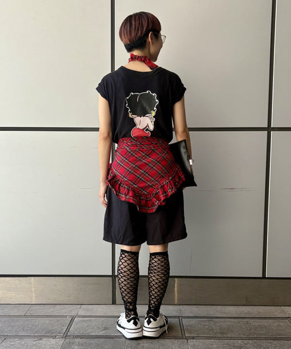 みりさんの「maturely / ワイヤー メッシュ シアー ハイソックス」を使ったコーディネート