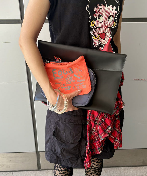 みりさんの「maturely / ワイヤー メッシュ シアー ハイソックス」を使ったコーディネート