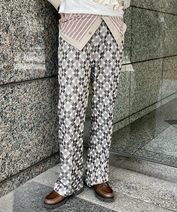 小原 もこさんの「BEAMS WOMEN｜ポリエステル ジャカード パンツ」を使ったコーディネート