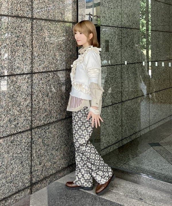 小原 もこさんの「BEAMS WOMEN｜ポリエステル ジャカード パンツ」を使ったコーディネート