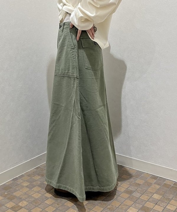 小原 もこさんの「BEAMS WOMEN｜ARROW NOVELTY / コンチョ ベルト 22FW」を使ったコーディネート