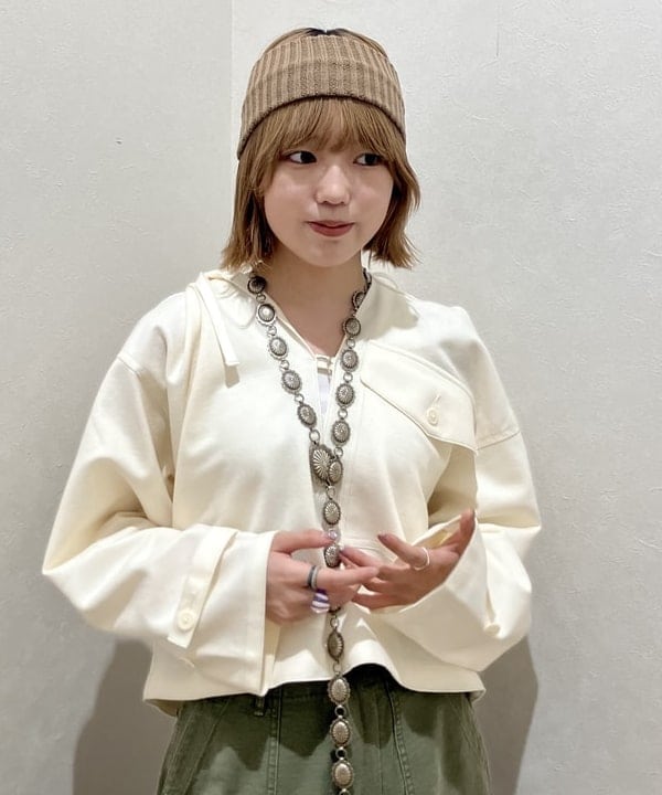小原 もこさんの「BEAMS WOMEN｜ARROW NOVELTY / コンチョ ベルト 22FW」を使ったコーディネート