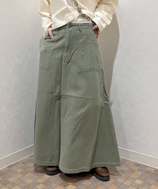 小原 もこさんの「BEAMS WOMEN｜ARROW NOVELTY / コンチョ ベルト 22FW」を使ったコーディネート