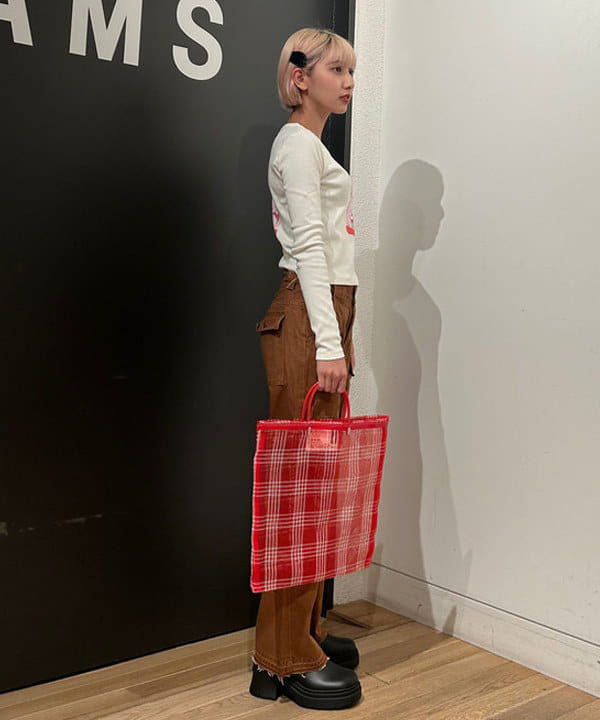 佐藤 亜美さんの「BEAMS WOMEN｜デニム ブッシュ パンツ」を使ったコーディネート