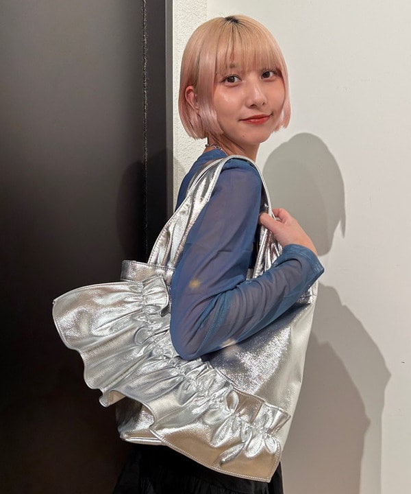 佐藤 亜美さんの「BEAMS WOMEN｜sister jane / Birdie Ruffle Mini Skirt」を使ったコーディネート