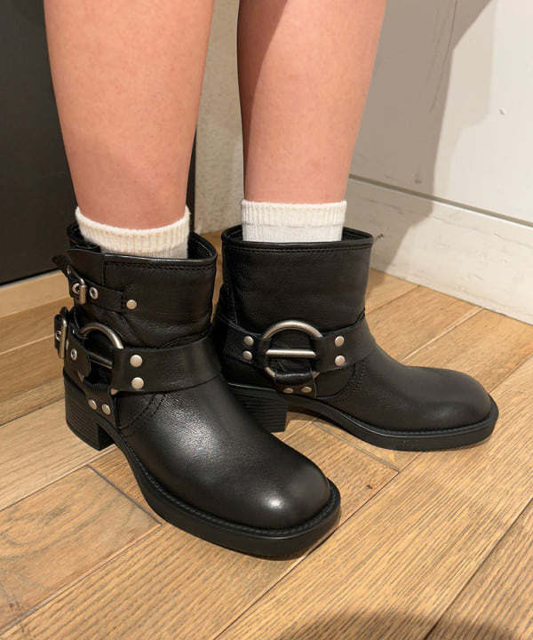 佐藤 亜美さんの「BEAMS WOMEN｜sister jane / Birdie Ruffle Mini Skirt」を使ったコーディネート