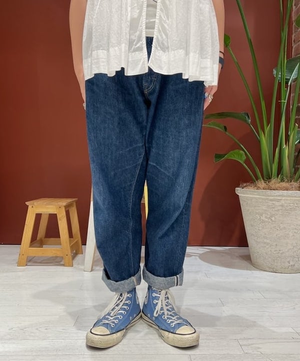 エノモト アミさんの「BEAMS WOMEN｜コットン ギャザー ノースリーブ シャツ」を使ったコーディネート