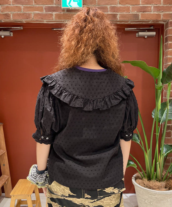 エノモト アミさんの「BEAMS WOMEN｜ドット ドビー ビッグカラー ショートスリーブ」を使ったコーディネート