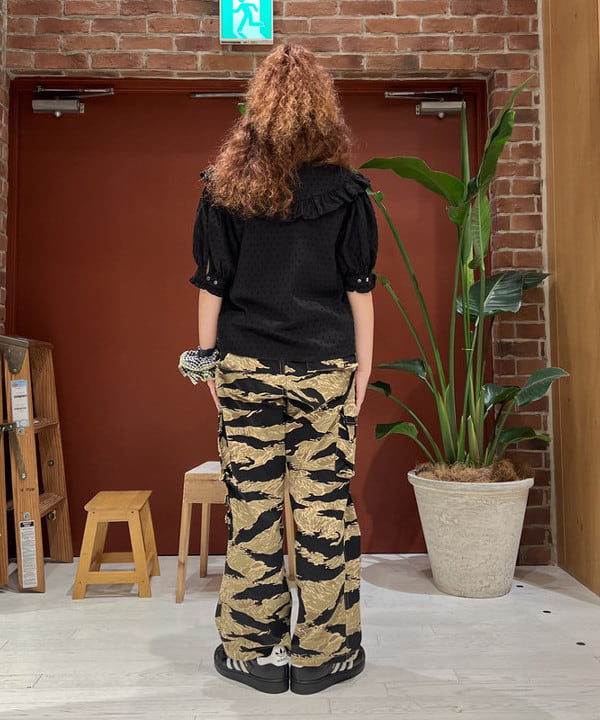 エノモト アミさんの「BEAMS WOMEN｜ドット ドビー ビッグカラー ショートスリーブ」を使ったコーディネート