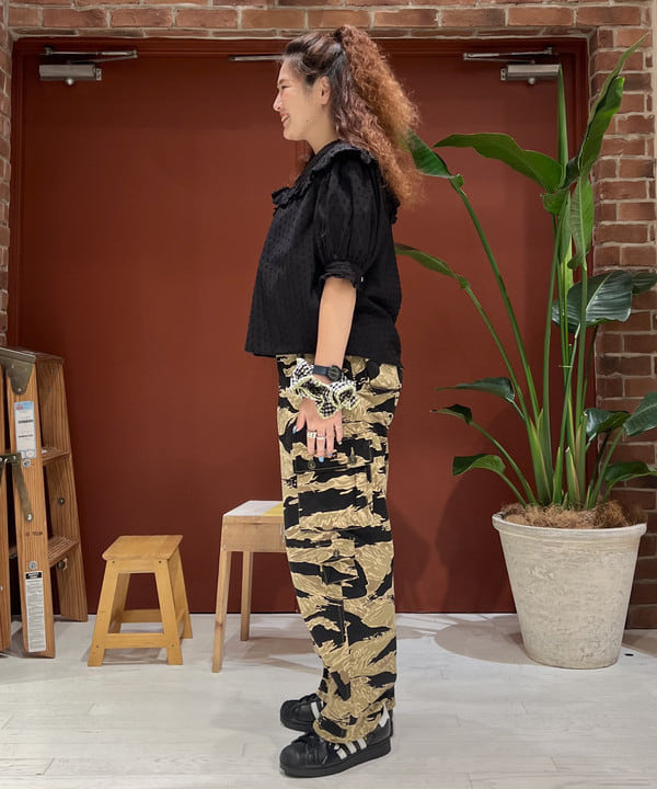 エノモト アミさんの「BEAMS WOMEN｜ドット ドビー ビッグカラー ショートスリーブ」を使ったコーディネート