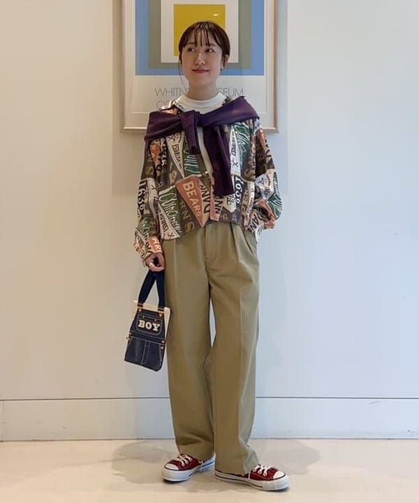 イシイ サオリさんの「BEAMS WOMEN｜【別注】 WAREHOUSE & CO. / ステンシル13 前V スウェット」を使ったコーディネート