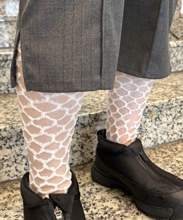 YABUさんの「BEAMS WOMEN｜ストレッチ カプリ パンツ」を使ったコーディネート