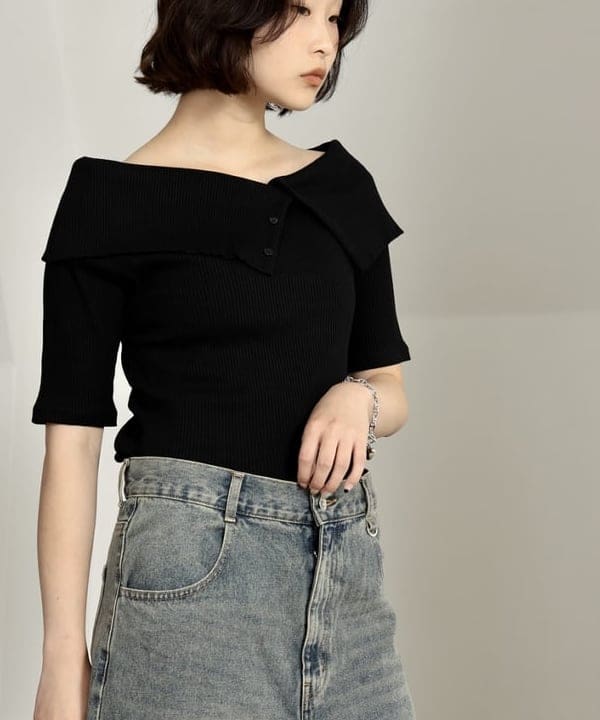 水野 萌香さんの「BEAMS WOMEN｜ビッグカラー オフショルダー Tシャツ」を使ったコーディネート