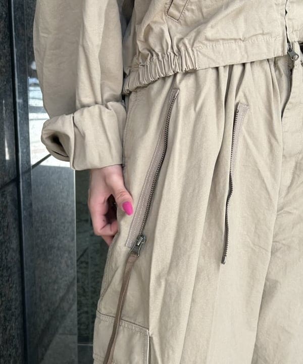 大槻 まひろさんの「BEAMS WOMEN｜maturely / コットン シルク ジッパー カーゴパンツ」を使ったコーディネート