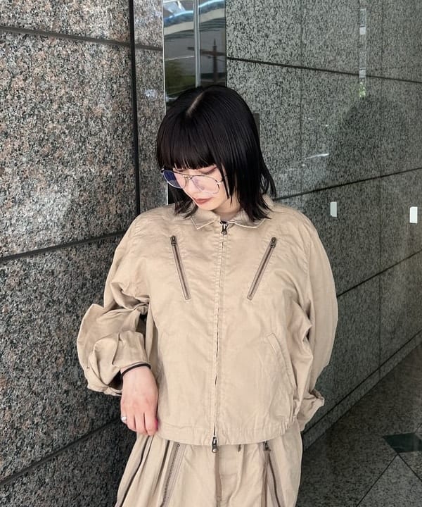 大槻 まひろさんの「BEAMS WOMEN｜maturely / コットン シルク ジッパー カーゴパンツ」を使ったコーディネート