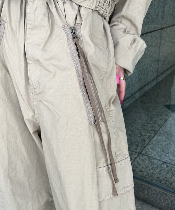 大槻 まひろさんの「BEAMS WOMEN｜maturely / コットン シルク ジッパー カーゴパンツ」を使ったコーディネート