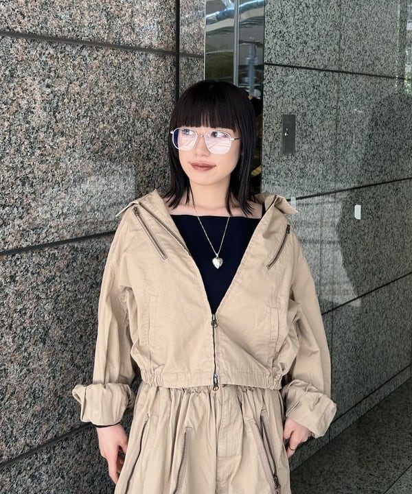 大槻 まひろさんの「BEAMS WOMEN｜maturely / コットン シルク ジッパー カーゴパンツ」を使ったコーディネート