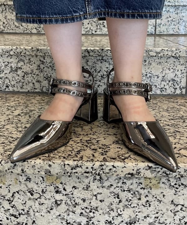 まゆちゃんさんの「BEAMS WOMEN｜ダブル ベルト ヒール パンプス」を使ったコーディネート