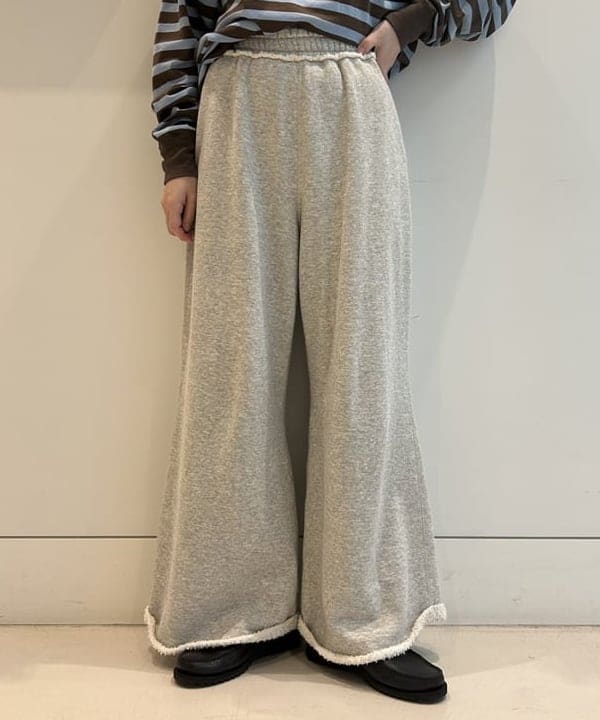 清水 彩乃さんの「BEAMS WOMEN｜太 ウェリントン レンズ」を使ったコーディネート