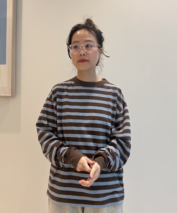 清水 彩乃さんの「BEAMS WOMEN｜太 ウェリントン レンズ」を使ったコーディネート