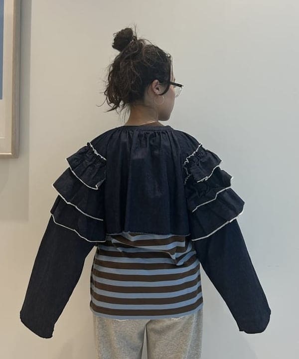 清水 彩乃さんの「BEAMS WOMEN｜太 ウェリントン レンズ」を使ったコーディネート