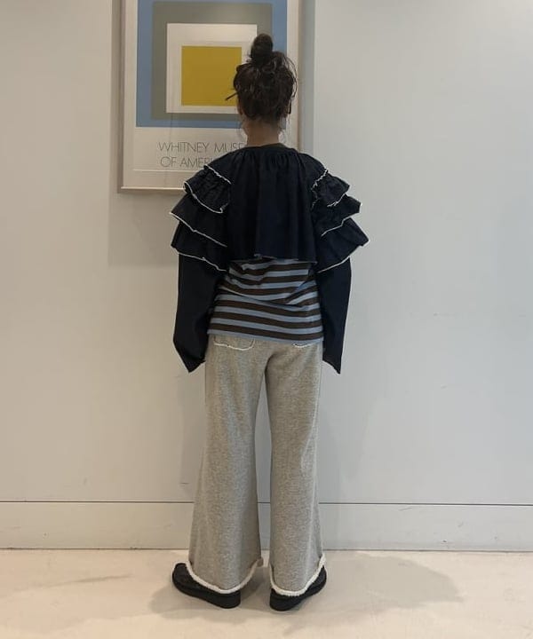 清水 彩乃さんの「BEAMS WOMEN｜太 ウェリントン レンズ」を使ったコーディネート