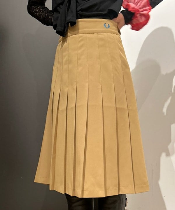 佐藤 亜美さんの「BEAMS WOMEN｜フロント リボン ノースリーブ トップス」を使ったコーディネート