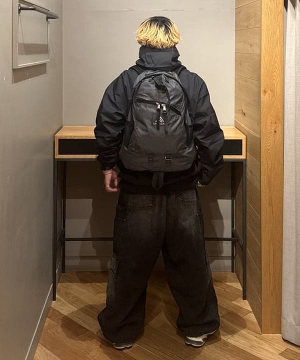 三宅 康平さんの「BEAMS WOMEN｜【別注】GREGORY / Mighty Day Lite RIP STOP」を使ったコーディネート