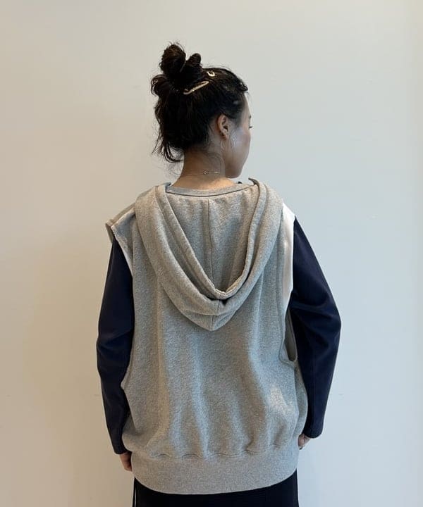 清水 彩乃さんの「BEAMS WOMEN｜ARC&rsquo;TERYX / MANTIS 26 BACKPACK」を使ったコーディネート