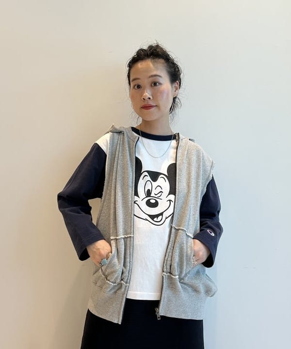 清水 彩乃さんの「BEAMS WOMEN｜ARC&rsquo;TERYX / MANTIS 26 BACKPACK」を使ったコーディネート