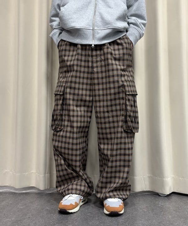 中嶋 大介さんの「BEAMS WOMEN｜チェック カーゴ パンツ」を使ったコーディネート