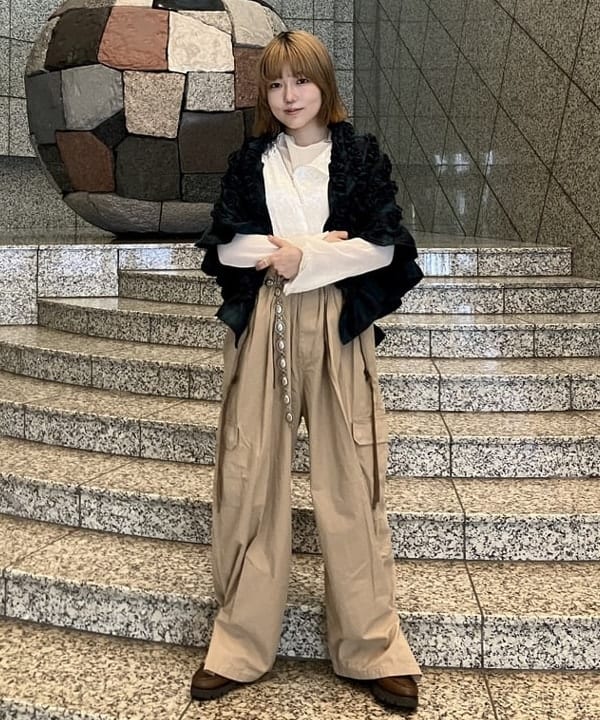 小原 もこさんの「BEAMS WOMEN｜フリル ストール」を使ったコーディネート